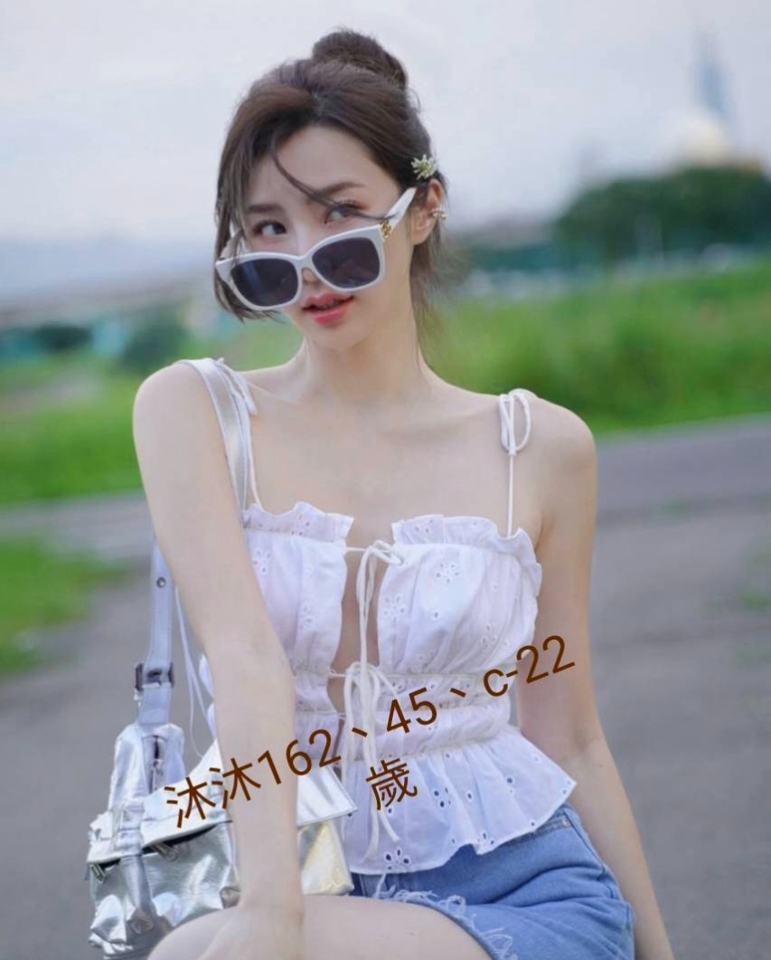 外賣訂單｜趙小姐｜中和按摩全套｜極品美嬌娘｜168cm｜54kg｜E罩杯｜21歲｜跟妹妹玩奶泡～好爽哦～讓你找到女友的ＦＵ  高雄台南 的恩客們 別說沒有給你們好康唷